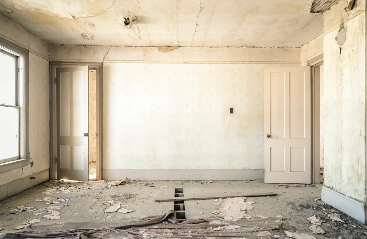 Waste disposal crew managing a cleanout project in Larchmont